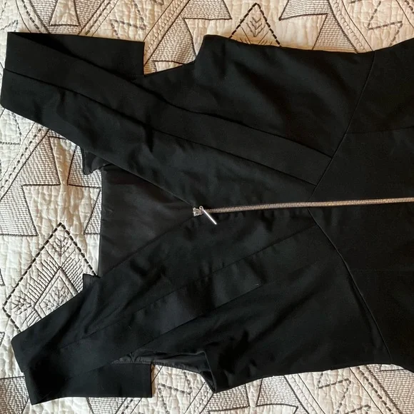 Black Hālo cocktail dress. Size: 6. - Picture 3 of 5